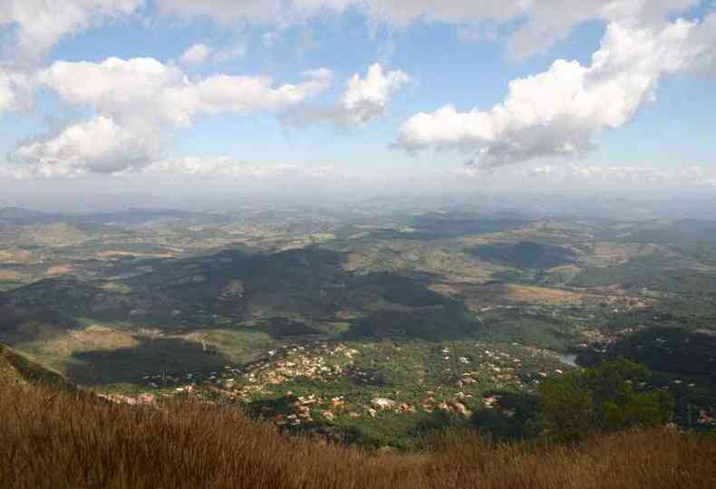 Serra da Moeda, um dos cartes-postais do municpio(foto: Prefeitura Municipal de Moeda/Divulgao )