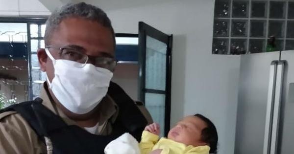 Pm Salva Recém Nascido Engasgado Com Leite Materno Em Contagem Gerais