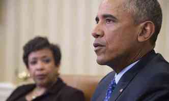 Obama e a Procuradora-Geral Loretta Lynch no Salo Oval da Casa Branca(foto: JIM WATSON/AFP)