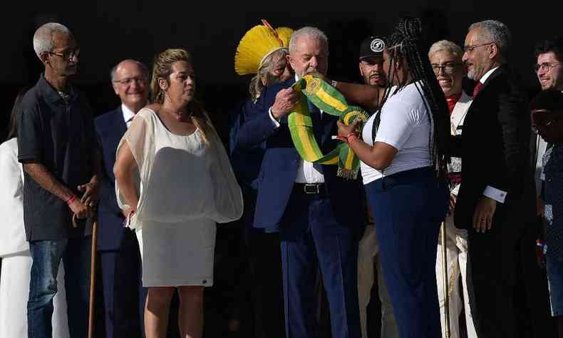 Lula recebe a faixa presidencial no Palcio do Planalto