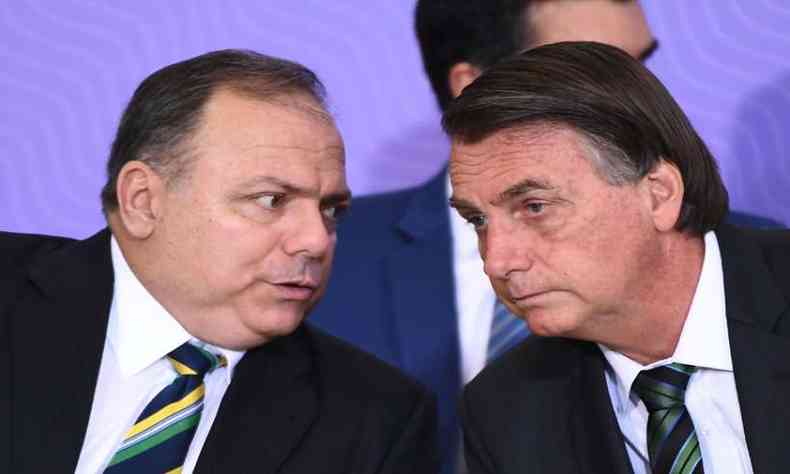 Bolsonaro nomeou Pazuello em maio do ano passado, depois de saída de Nelson Teich(foto: Evaristo Sá/AFP)