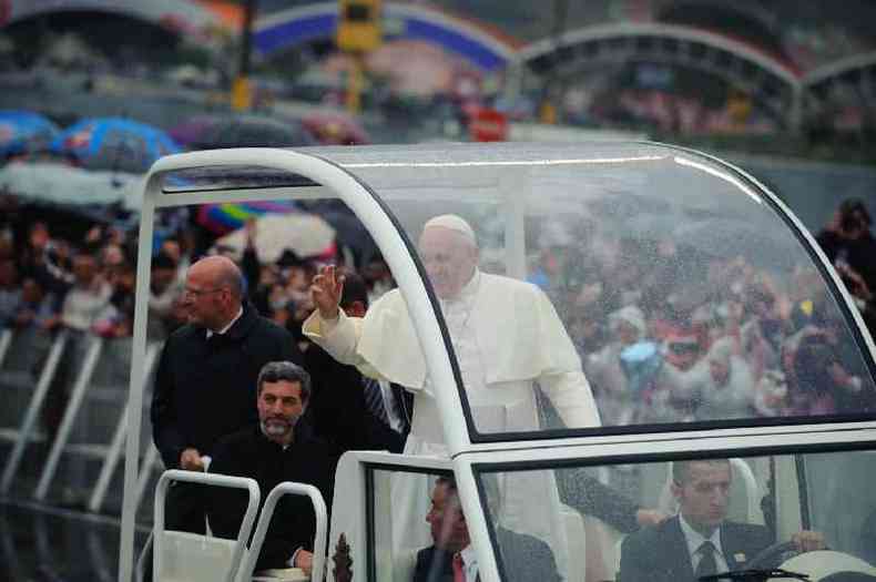 O papa Francisco celebrou uma concorrida missa no Santurio Nacional de Aparecida em 2013(foto: Marcelo Camargo/ABr)