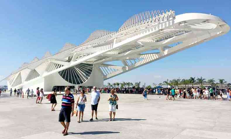 Aprecie as belas formas futuristas do Museu do Amanh, projeto do arquiteto catalo Santiago de Calatrava, no %u201Cnovo Rio de Janeiro%u201D(foto: Carlos Altman/EM/D.A Press)