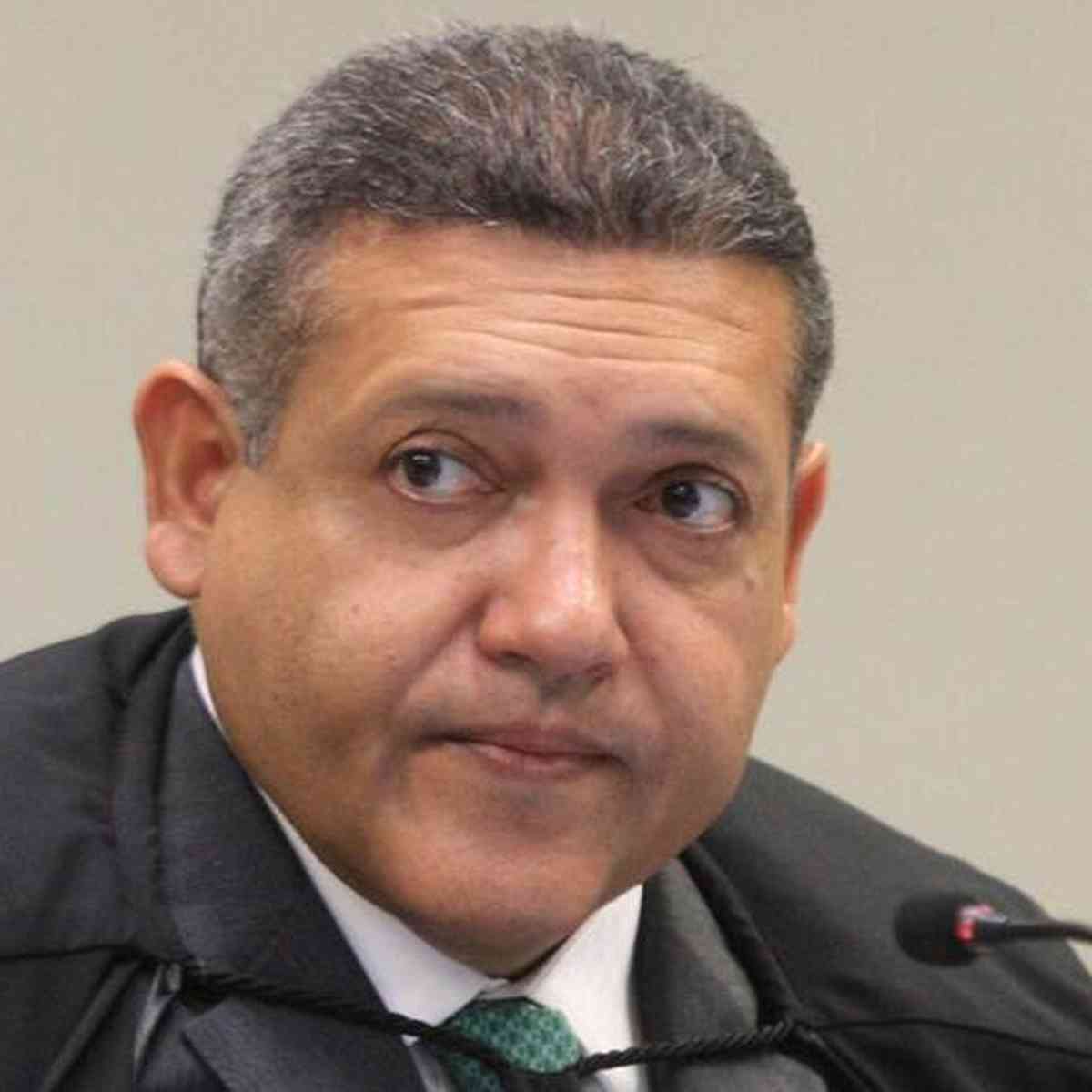 Justiça proíbe Rodrigo Amorim e outros dois deputados de entrar na