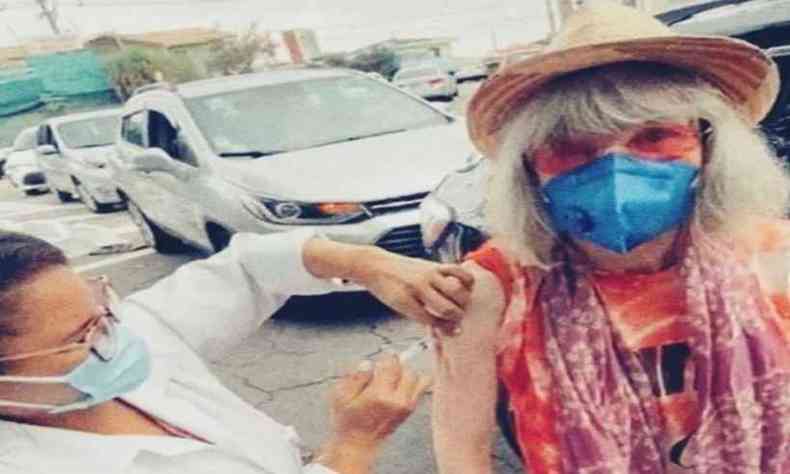 Com 73 anos, cantora vai vacinada em So Paulo(foto: Reproduo/ Instagram )
