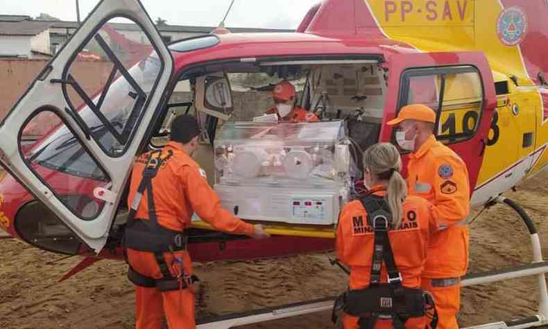  Recm-nascido de Arax, de apenas dois dias, precisou ser transferido da Santa Casa de Misericrdia para o Hospital de Clnicas da Universidade Federal do Tringulo Mineiro (UFTM), em Uberaba(foto: CBMG/Divulgao)