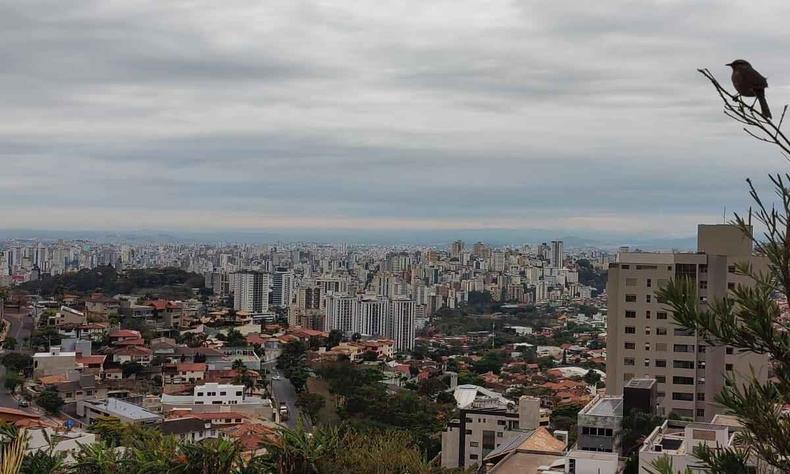 BH pode ter céu parcialmente nublado ao longo do dia devido as pancadas de chuva(foto: Jair Amaral/EM/D.A Press) Vista da Raja Gabália