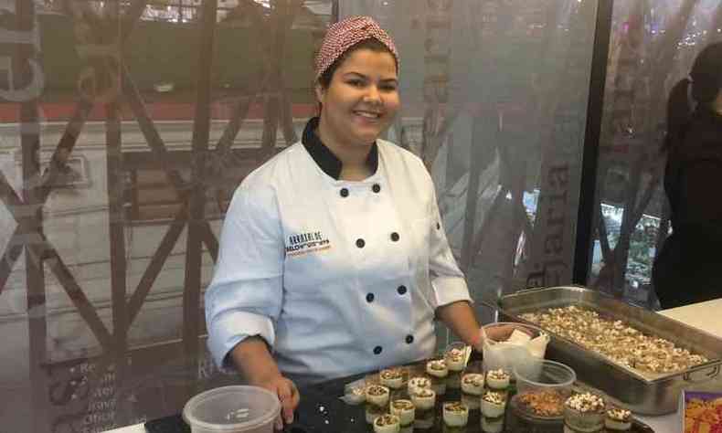 Ana Cludia Soares, do Senac, que produziu a nica sobremesa do evento(foto: Gabriel Ronan/EM/D.A Press)