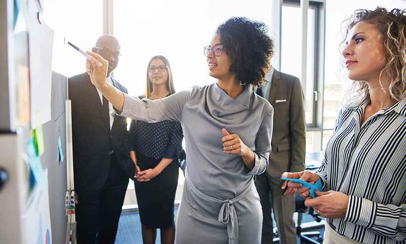 Chefia ou liderança, qual a melhor opção para motivar a sua equipe(foto: Educa Mais Brasil) Chefia ou liderança, qual a melhor opção para motivar a sua equipe(foto: Educa Mais Brasil)