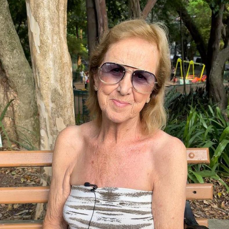 Olga Gonzlez, de 79 anos, em banco do Parque Buenos Aires