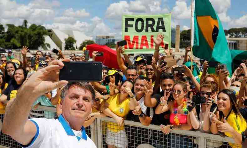Presidente Jair Bolsonaro e apoiadores