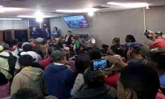 Moradores de ocupaes reclamam de violncia da PM(foto: Reproduo/Whatsapp)