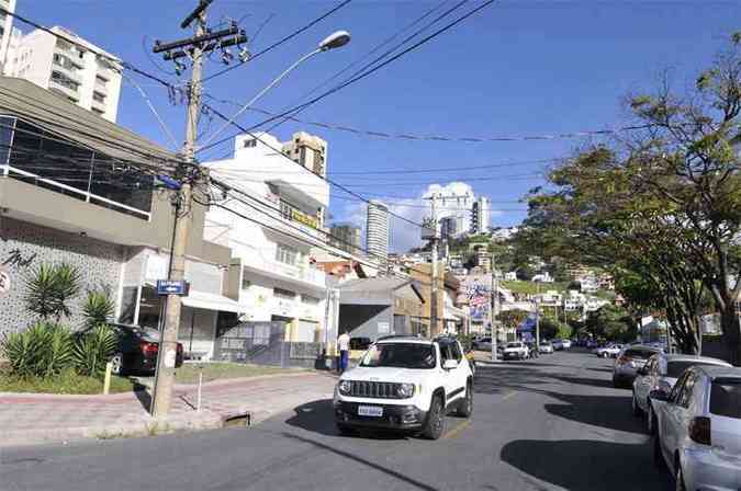 Rua Kepler, no bairro Santa Lucia, tambm  alvo de assaltos. (foto: Juarez Rodrigues/EM/ D.A PRESS )