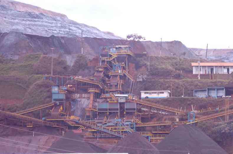 Vale estima impacto de 30 milhões de toneladas de minério de ferro na sua produção, com a paralisação da barragem Laranjeiras da Mina de Brucutu, em São Gonçalo do Rio Abaixo(foto: Marcelo Sant'Anna/EM/D.A Press)