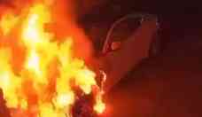 Streamer de Fortnite tem Jaguar F-Type incendiado por seguidor