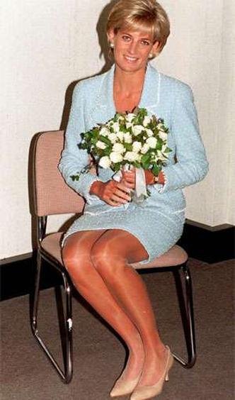Mesmo 16 anos ap�s a morte, brit�nicos ainda guardam muito carinho por Lady Di(foto: AP Photo/John Stillwell, PA, Pool, File)