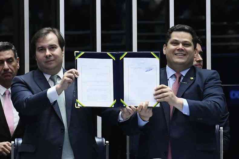 Deputado Rodrigo Maia (E) e senador Davi Alcolumbre (foto: Geraldo Magela/Agncia Senado)