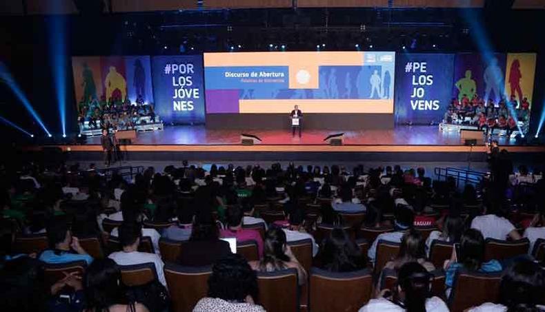 No Encontro de Jovens do Mercosul, em So Paulo, foi anunciada a oferta de 45 mil vagas, entre postos para treinamento e empregos, em 59 empresas (foto: Nestl/Divulgao )