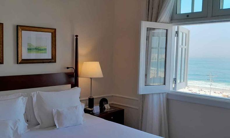 Apartamento no quarto andar com vista para o mar