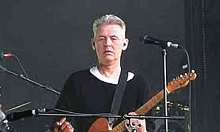 O guitarrista Angelo Bruschini 