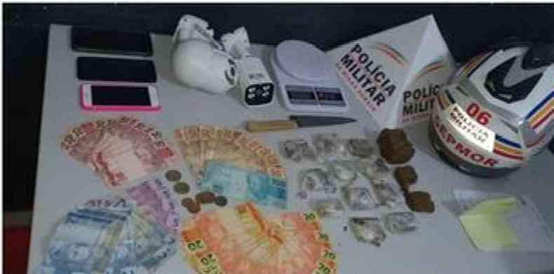 Drogas, dinheiro e armas apreendidas pela Polcia Militar(foto: PMMG)