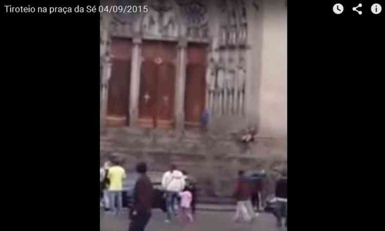 Vrias pessoas que presenciaram a morte do bandido e do morador de rua filmaram a cena(foto: Reproduo/YouTube)