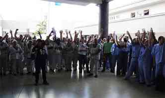 Servidores decidiram entrar em greve durante uma assembleia nessa semana(foto: Reproduo internet/Facebook Sintappi-MG)
