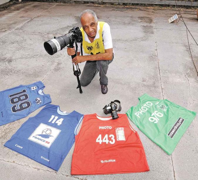 O repórter fotográfico Jorge Gontijo lembra de fatos curiosos da carreira de mais de quatro décadas no jornalismo esportivo(foto: Beto Novaes/EM/D.A Press) O repórter fotográfico Jorge Gontijo lembra de fatos curiosos da carreira de mais de quatro décadas no jornalismo esportivo(foto: Beto Novaes/EM/D.A Press)