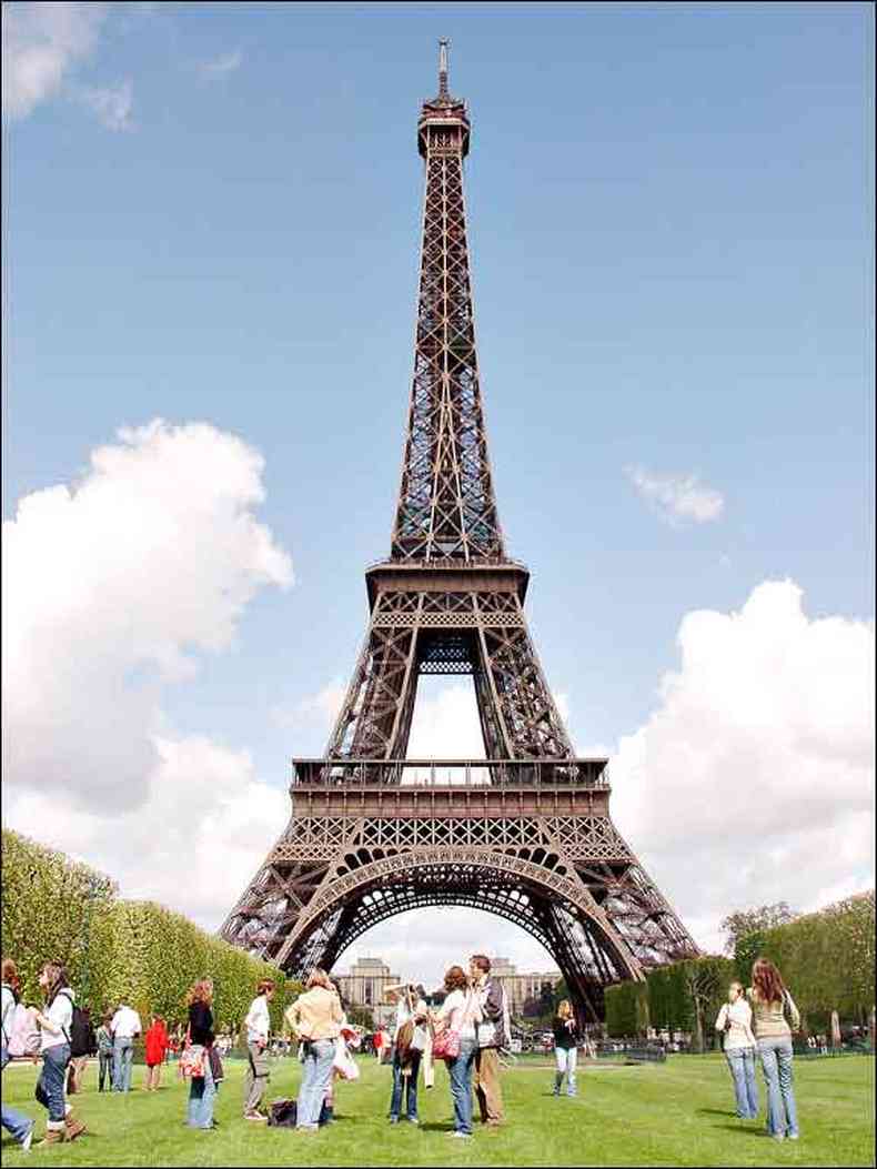 Jardins no entorno da Torre Eiffel vo receber festivais de vero