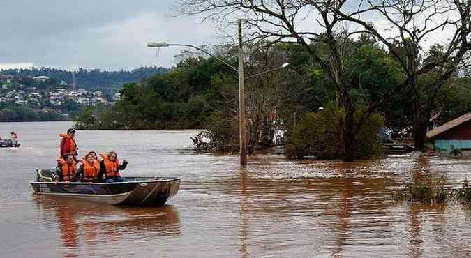 Mais de 20 mil pessoas ainda esto desabrigadas devido a enxurradas e alagamentos no estado(foto: Divulgao/Defesa Civil do Rio Grande do Sul)
