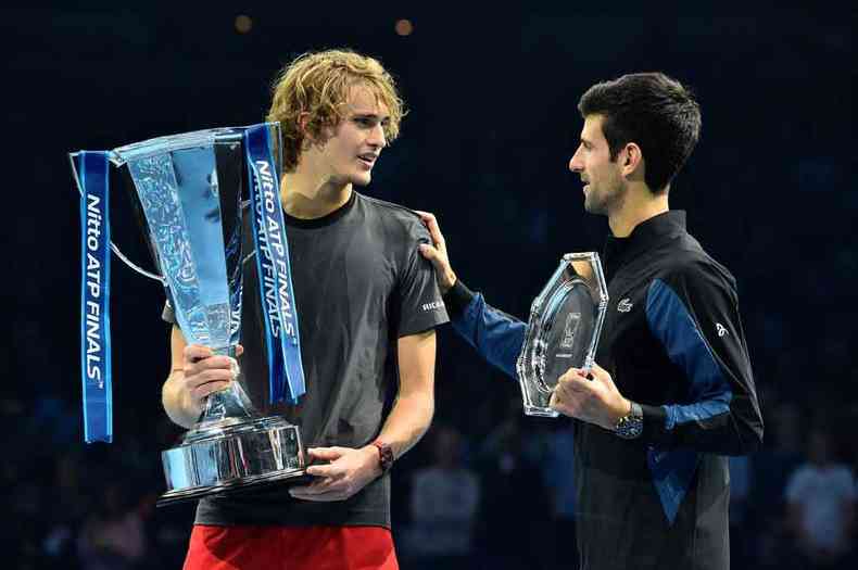 O alemo Zverev, de 21 anos, surpreendeu ao vencer Djokovic na deciso do ATP Finals(foto: GLYN KIRK/AFP )