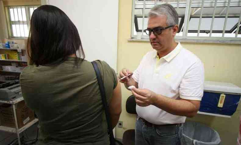 Doena volta a assustar a populao. Procura pela vacina aumentou em Minas Gerais(foto: Edesio Ferreira/EM/D.A Press)