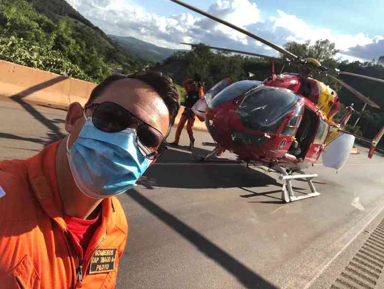 Capito Thiago Pereira Miranda, piloto do Corpo de Bombeiros de MG, explica sobre riscos e cuidados no combate a incndios pelo ar (foto: Arquivo Pessoal)