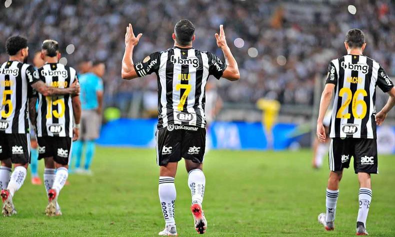 Atlético vai precisar dos gols de Hulk e das assistências de Nacho Fernández para vencer e manter a chance de título no Brasileirão(foto: Alexandre Guzanshe/EM/D.A Press) Hulk comemorando gol