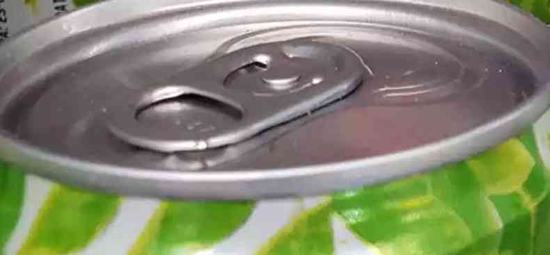 Mulher ingeriu o suco e depois notou o inseto na lata. Testemunhas presenciaram o ocorrido(foto: Pixabay/Reproduo)