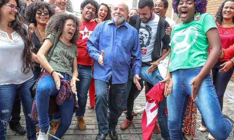 Lula deu a sarrada na sada do festival da juventude do PT(foto: Ricardo Stuckert)