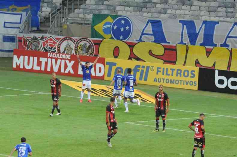 Rgis marcou o gol da vitria do Cruzeiro e foi destaque no segundo tempo(foto: Juarez Rodrigues/EM/D. A Press)
