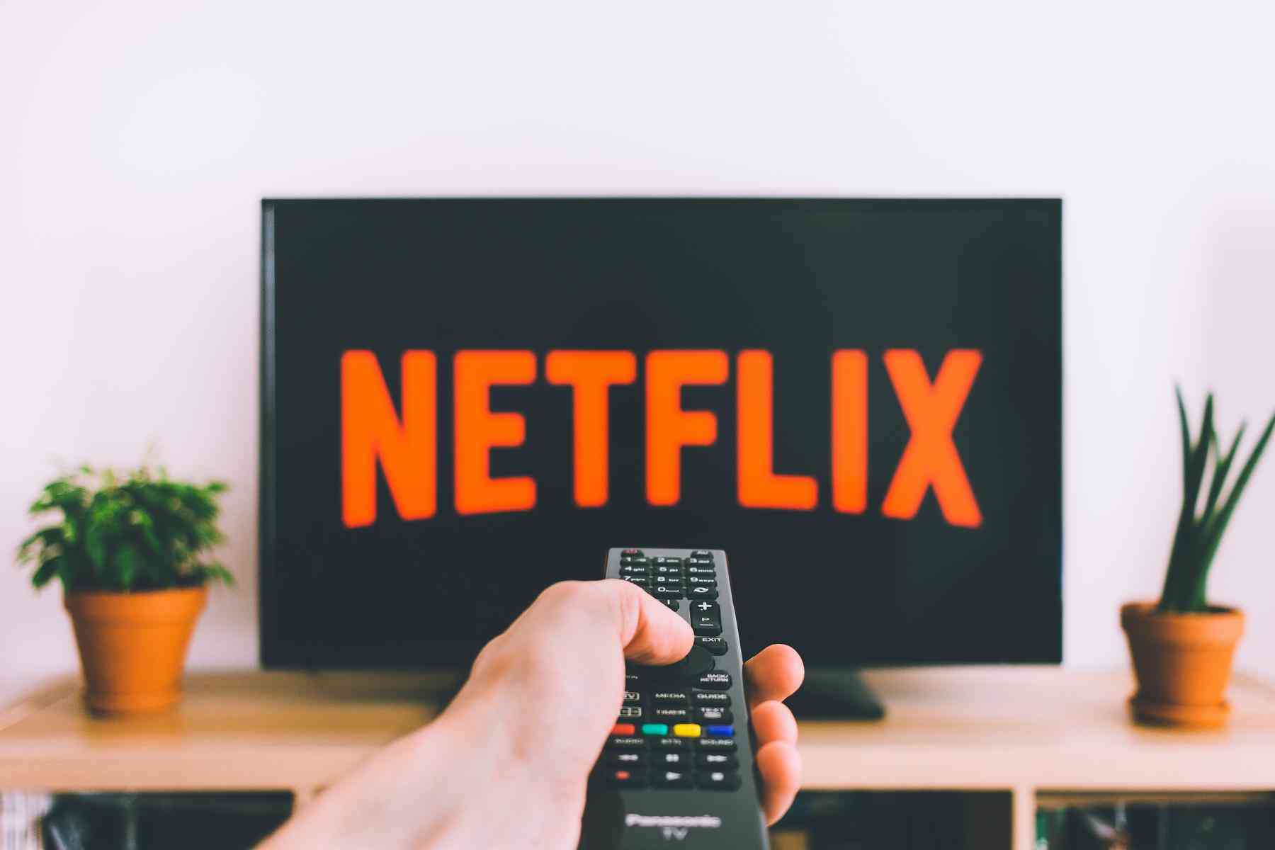 Streaming entra em nova era, com Netflix cara e fórmula da TV paga