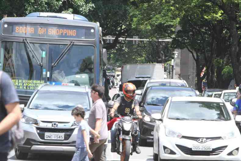 Volume de carros na avenida Cristvo Colombo, em outro ponto