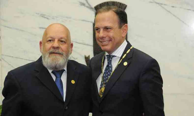 Joo Dria foi homenageado a pedido do presidente da Cmara Municipal de Belo Horizonte, Henrique Braga, ambos do PSDB(foto: Marcos Vieira/EM/D.A Press)