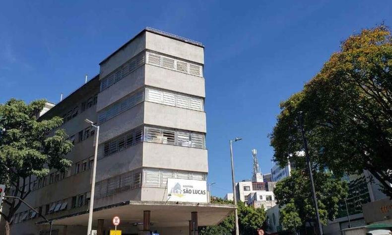 O hospital é referência em casos graves de neurologia e cardiologia, além de tratamento oncológico(foto: Hospital São Lucas/ Reprodução) Fachada do hospital são lucas