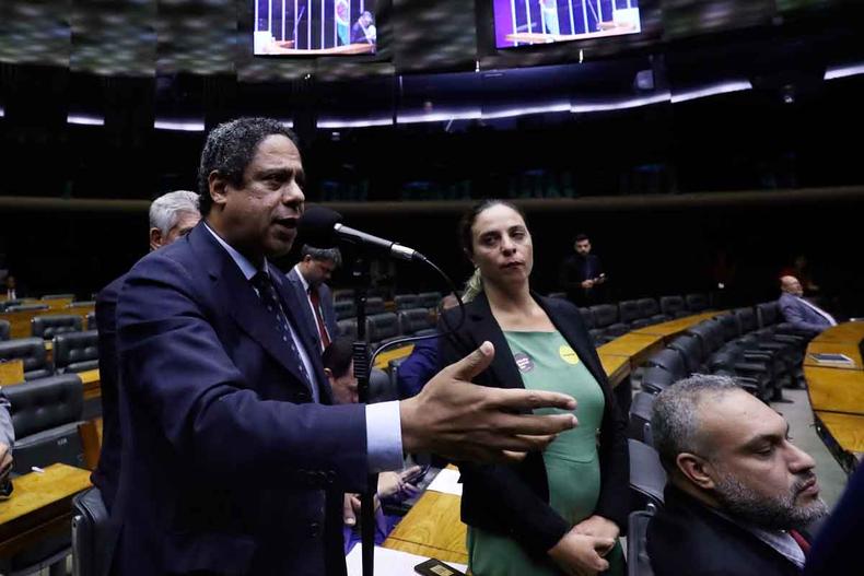 Diante da falta de consenso, Orlando Silva pediu retirada do projeto da pauta