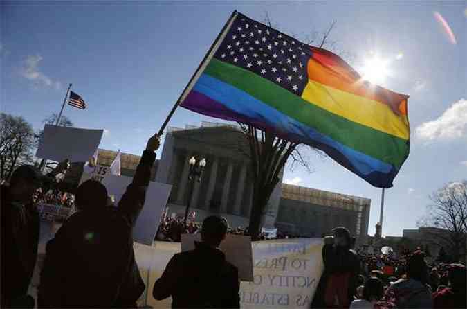 Manifestantes a favor do casamento gay protestaram em frente  Suprema Corte(foto: REUTERS/Jonathan Ernst )