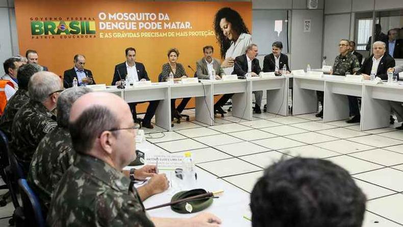 Reunio sobre as doenas transmitidas pelo Aedes Aegypti. O plano lanado neste sbado traz eixos de ao para combate ao mosquito, atendimentos de pacientes e desenvolvimento de pesquisas(foto: Reunio sobre as doenas transmitidas pelo Aedes Aegypti)