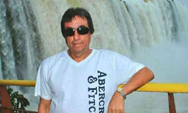 Jair Quirino de Oliveira, de 62, conquistou amigos e admiradores nos 45 anos como farmacêutico em Martinho Campos(foto: Arquivo pessoal)