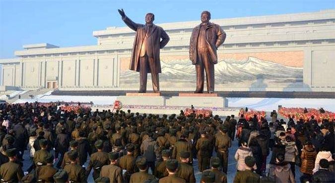 Cerim�nia lembrou os dois anos de morte de Kim Jong-Il(foto: REUTERS/KCNA )