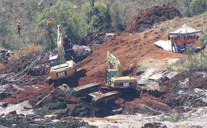 rea de buscas dentro da mina na empresa Herculano, em Itabirito (foto: Paulo Filgueiras/EM/D.A.Press)