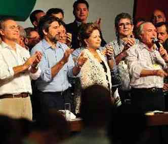 Dilma com o vice, Michele Temer. No discurso, ela elogiou o PMDB e destacou a importncia da parceria(foto: Elza Fiuza/ABr)
