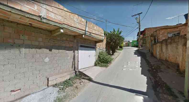 Mulher foi encontrada morta em uma casa no Bairro Vila Ideal(foto: Reproduo/Google Street View)