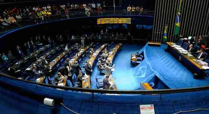 Plenrio do Senado: partidos se concentram nas alianas que garantam tempo de tev, abrindo mo de apontar nomes para vagas na Casa (foto: Lia de Paula/Agncia Senado - 4/12/13)